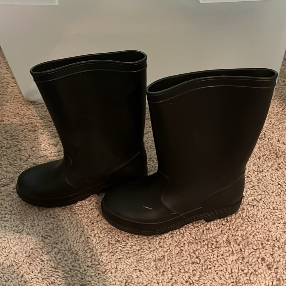 Kids Black Rainboots - Picture 2 of 4